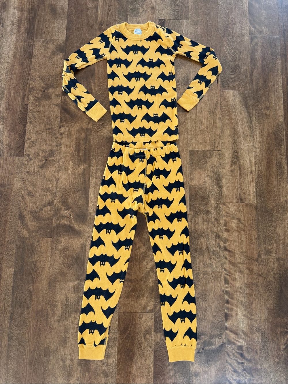 Hanna Andersson Yellow & Black Bat Print Pajama Set